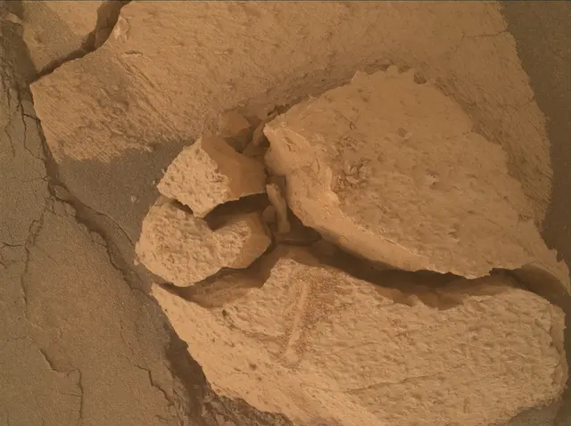 Sol 4339: Mars Hand Lens Imager (MAHLI)