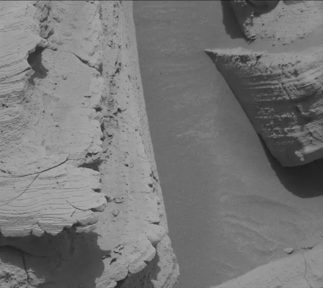 Sol 4350: Mast Camera (Mastcam)