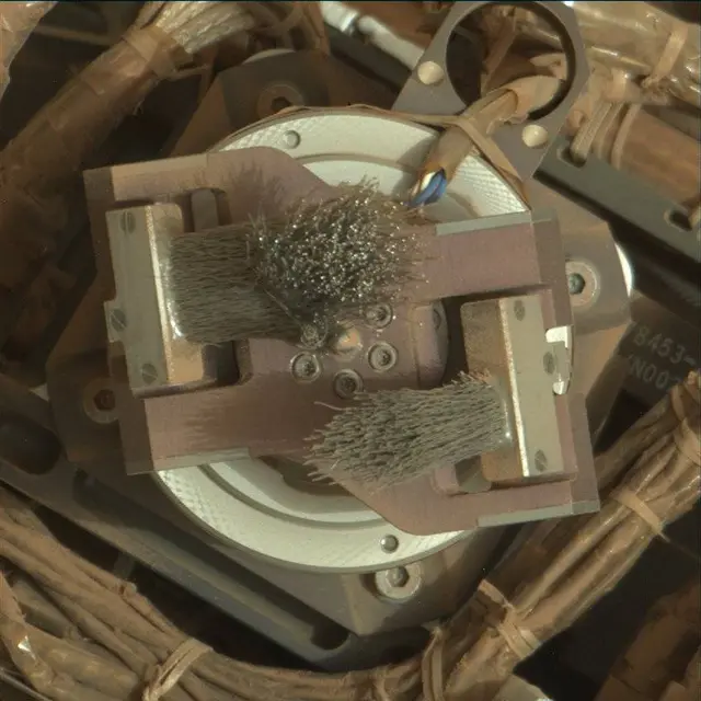 Sol 4352: Mast Camera (Mastcam)