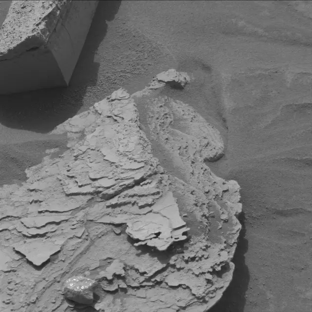 Sol 4353: Mast Camera (Mastcam)