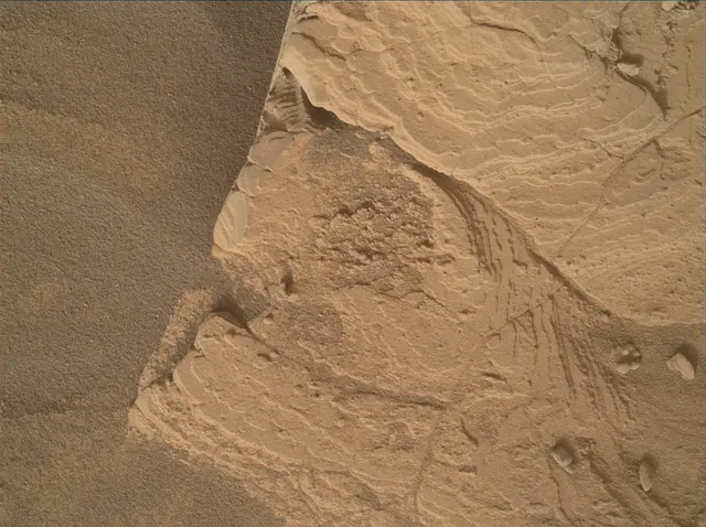 Sol 4353: Mars Hand Lens Imager (MAHLI)