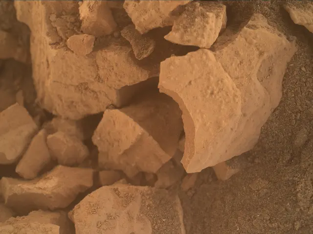 Sol 4355: Mars Hand Lens Imager (MAHLI)