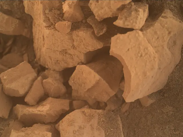 Sol 4355: Mars Hand Lens Imager (MAHLI)