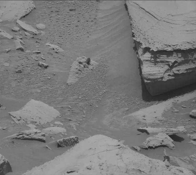 Sol 4366: Mast Camera (Mastcam)