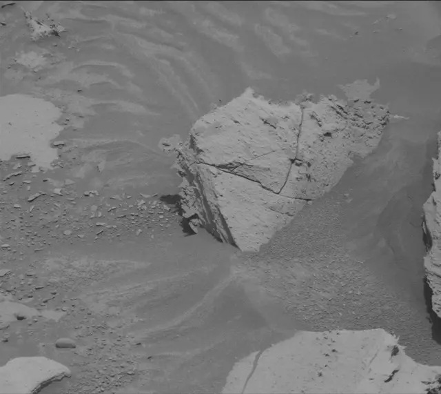 Sol 4366: Mast Camera (Mastcam)