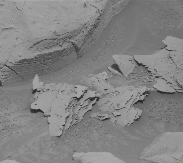 Sol 4368: Mast Camera (Mastcam)