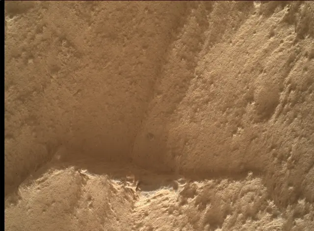Sol 4370: Mars Hand Lens Imager (MAHLI)