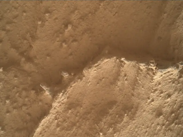 Sol 4370: Mars Hand Lens Imager (MAHLI)