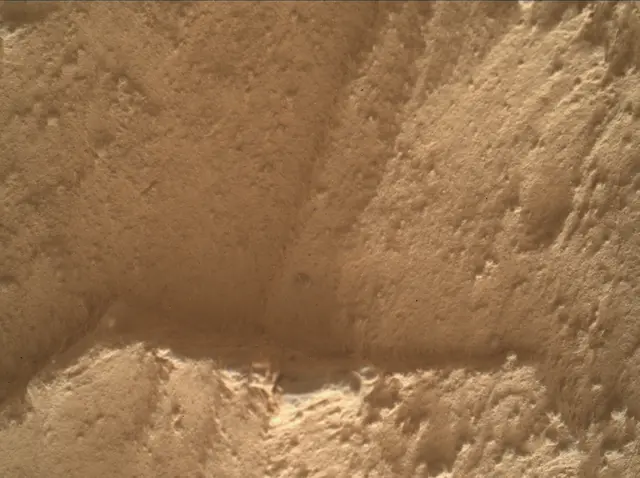 Sol 4370: Mars Hand Lens Imager (MAHLI)