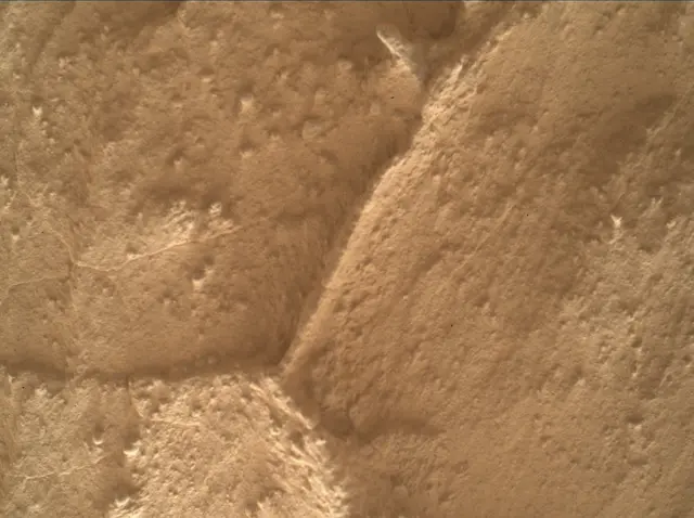 Sol 4370: Mars Hand Lens Imager (MAHLI)