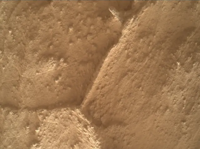Sol 4370: Mars Hand Lens Imager (MAHLI)