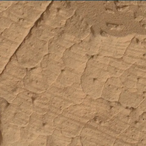Sol 4370: Mars Hand Lens Imager (MAHLI)