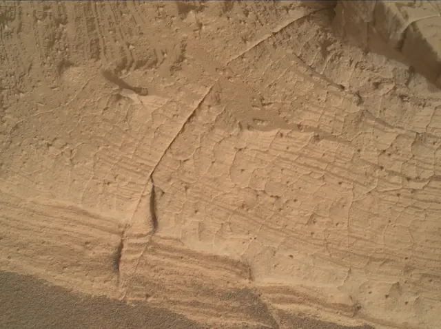 Sol 4370: Mars Hand Lens Imager (MAHLI)