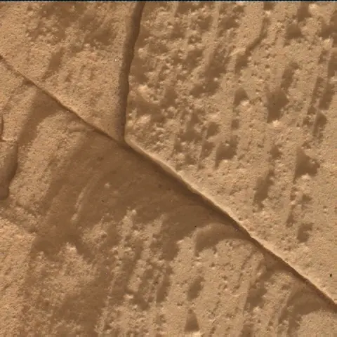 Sol 4370: Mars Hand Lens Imager (MAHLI)