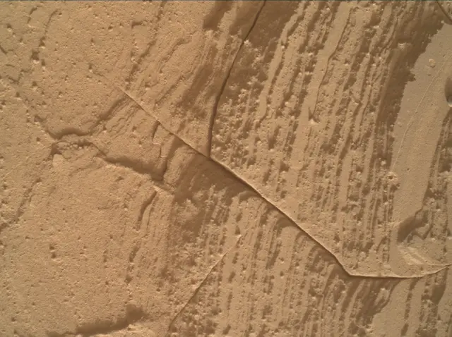 Sol 4370: Mars Hand Lens Imager (MAHLI)