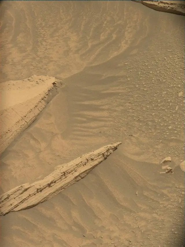 Sol 4371: Mast Camera (Mastcam)