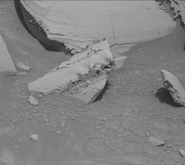 Sol 4371: Mast Camera (Mastcam)