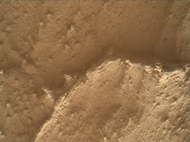 Sol 4371: Mars Hand Lens Imager (MAHLI)
