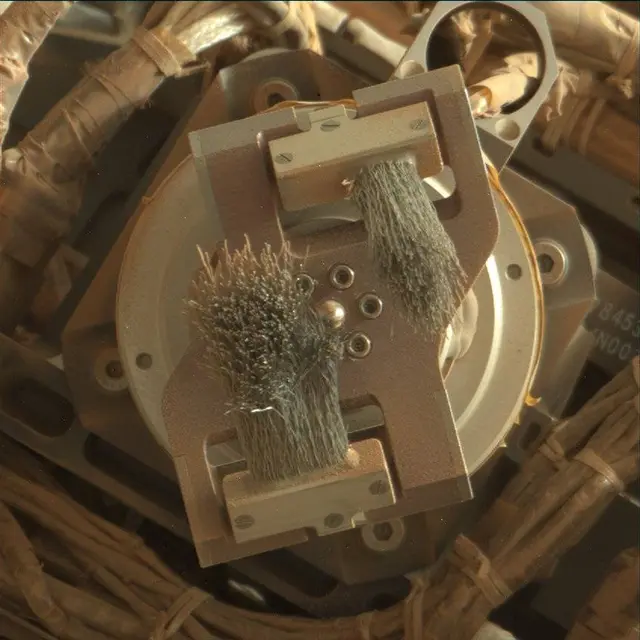 Sol 4372: Mast Camera (Mastcam)