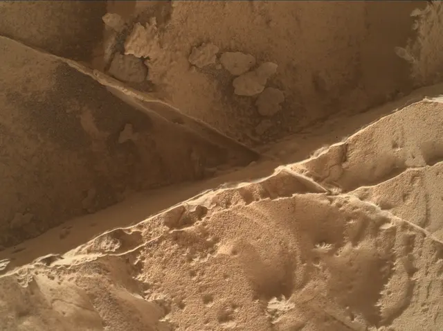 Sol 4372: Mars Hand Lens Imager (MAHLI)