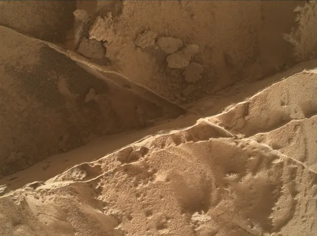 Sol 4374: Mars Hand Lens Imager (MAHLI)