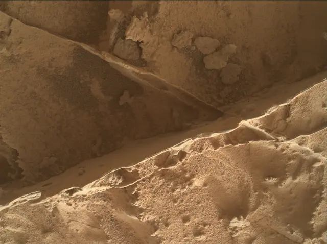 Sol 4374: Mars Hand Lens Imager (MAHLI)