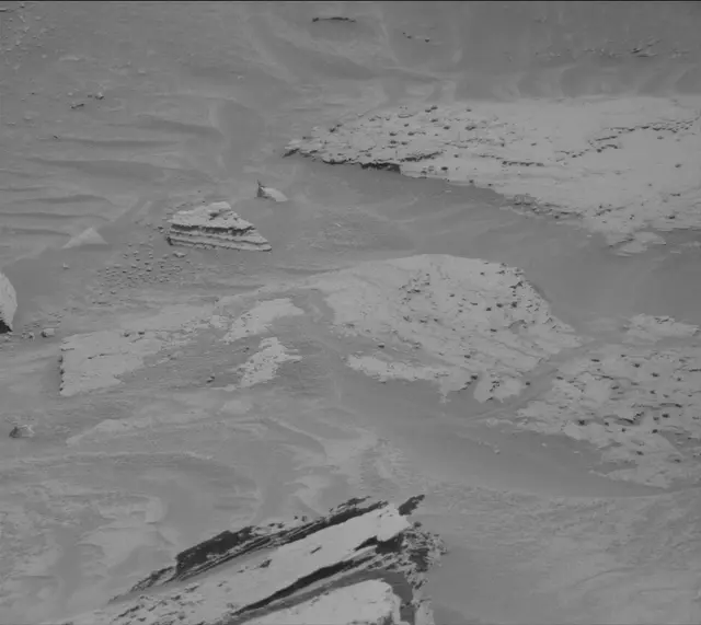Sol 4379: Mast Camera (Mastcam)