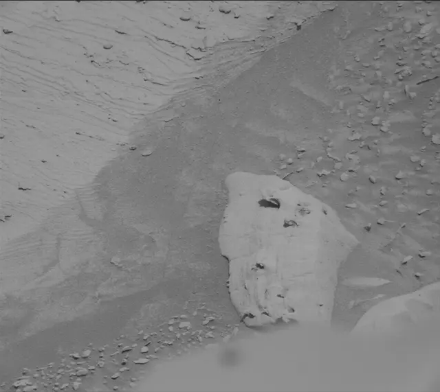 Sol 4382: Mast Camera (Mastcam)