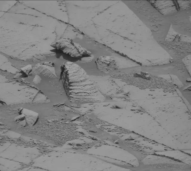 Sol 4386: Mast Camera (Mastcam)