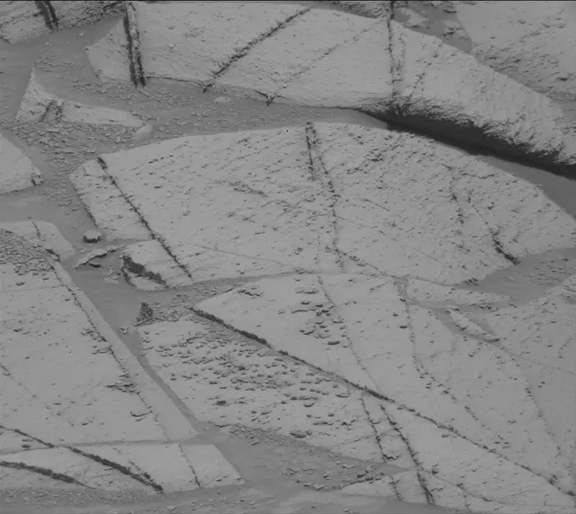 Sol 4386: Mast Camera (Mastcam)