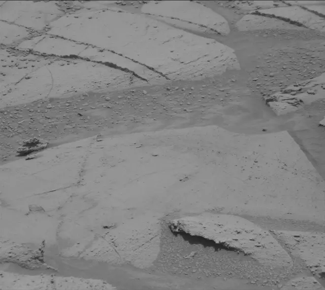 Sol 4386: Mast Camera (Mastcam)