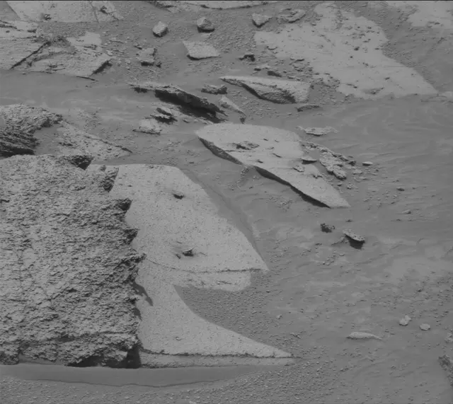 Sol 4389: Mast Camera (Mastcam)