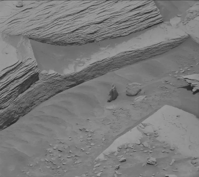 Sol 4391: Mast Camera (Mastcam)