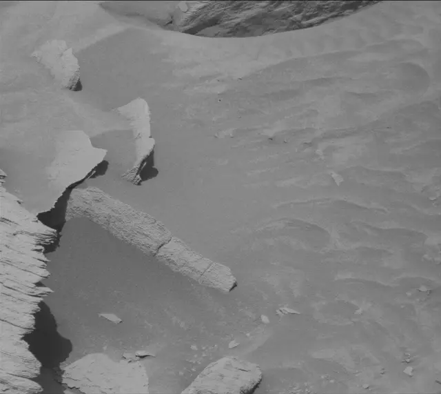 Sol 4391: Mast Camera (Mastcam)
