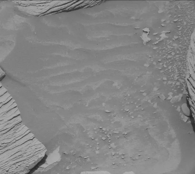 Sol 4391: Mast Camera (Mastcam)