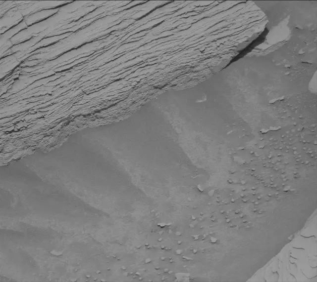 Sol 4391: Mast Camera (Mastcam)