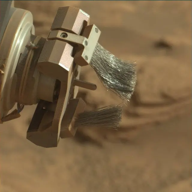 Sol 4393: Mast Camera (Mastcam)