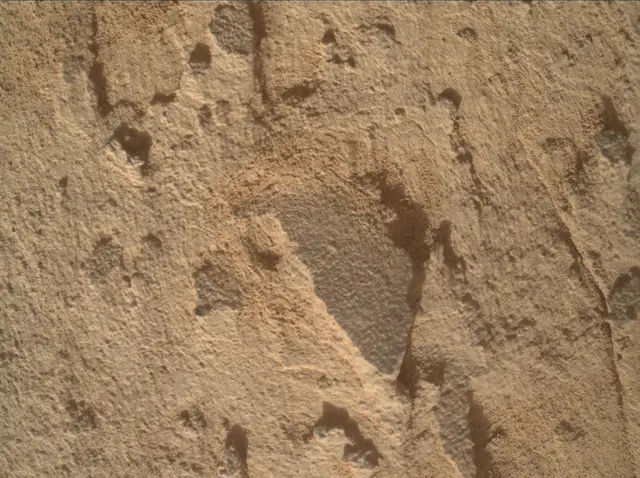 Sol 4393: Mars Hand Lens Imager (MAHLI)
