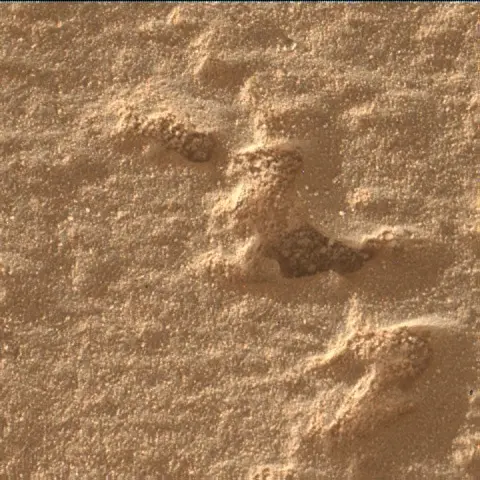 Sol 4416: Mars Hand Lens Imager (MAHLI)