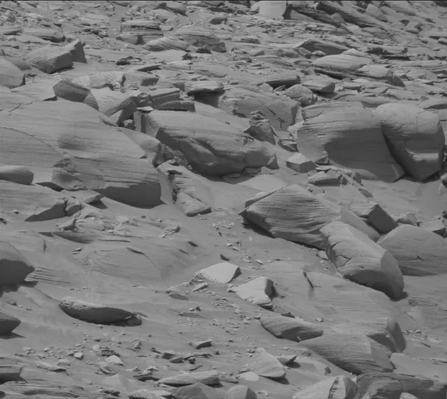 Sol 4427: Mast Camera (Mastcam)