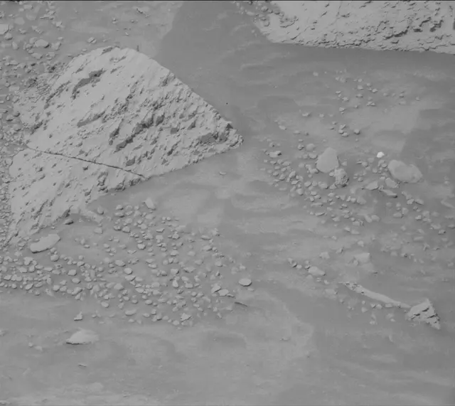 Sol 4428: Mast Camera (Mastcam)