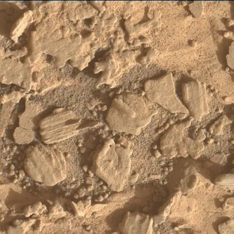 Sol 4434: Mars Hand Lens Imager (MAHLI)