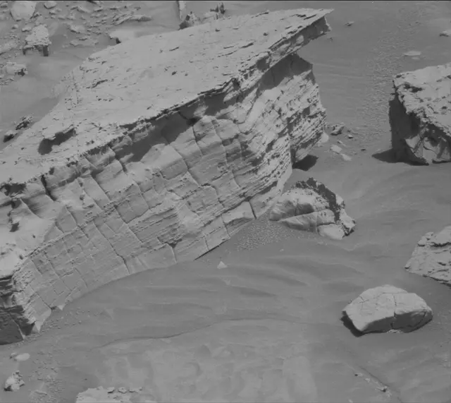 Sol 4439: Mast Camera (Mastcam)