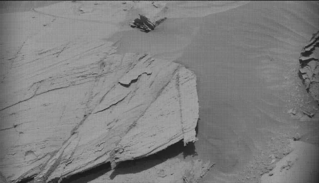 Sol 4443: Mast Camera (Mastcam)