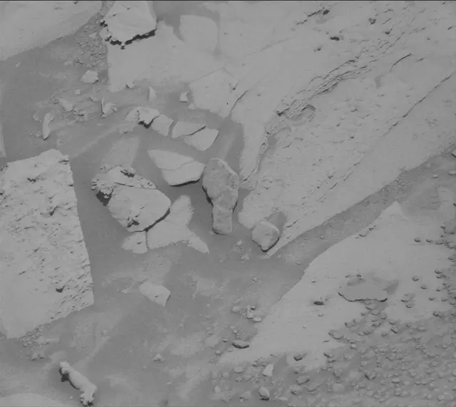 Sol 4443: Mast Camera (Mastcam)