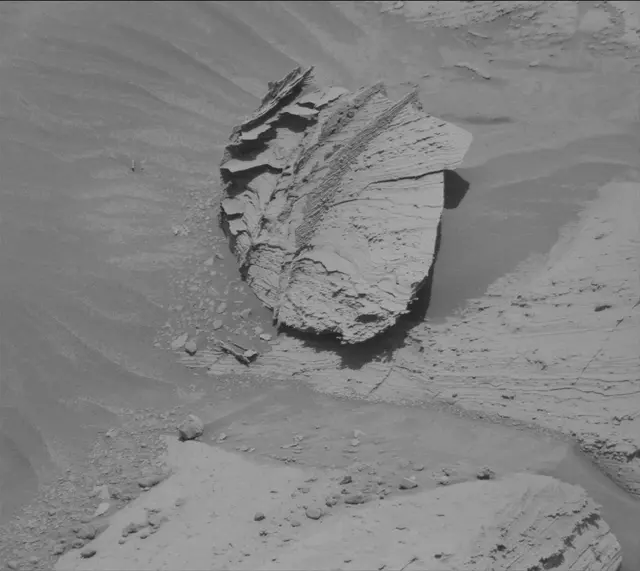 Sol 4443: Mast Camera (Mastcam)