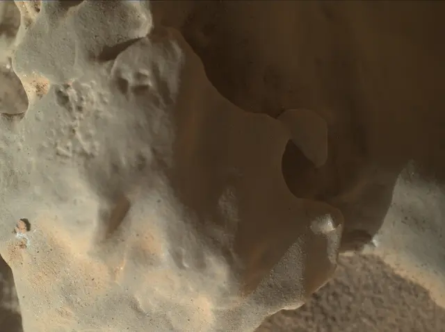 Sol 4443: Mars Hand Lens Imager (MAHLI)