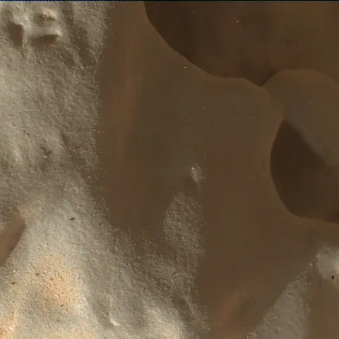 Sol 4443: Mars Hand Lens Imager (MAHLI)