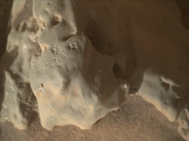 Sol 4443: Mars Hand Lens Imager (MAHLI)