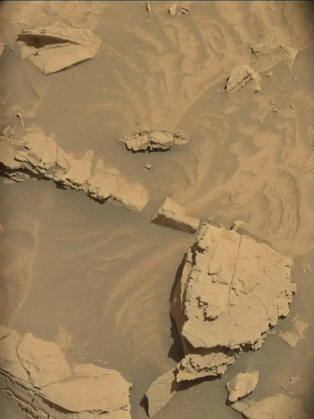 Sol 4449: Mast Camera (Mastcam)